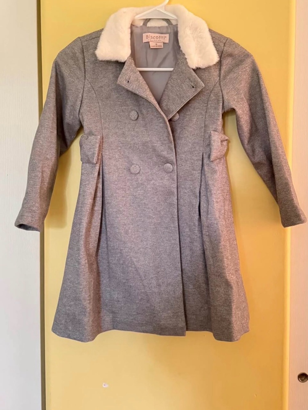 Biscotti Gray Double-Breasted Pea Coat with Cream Faux Fur Collar, size 6